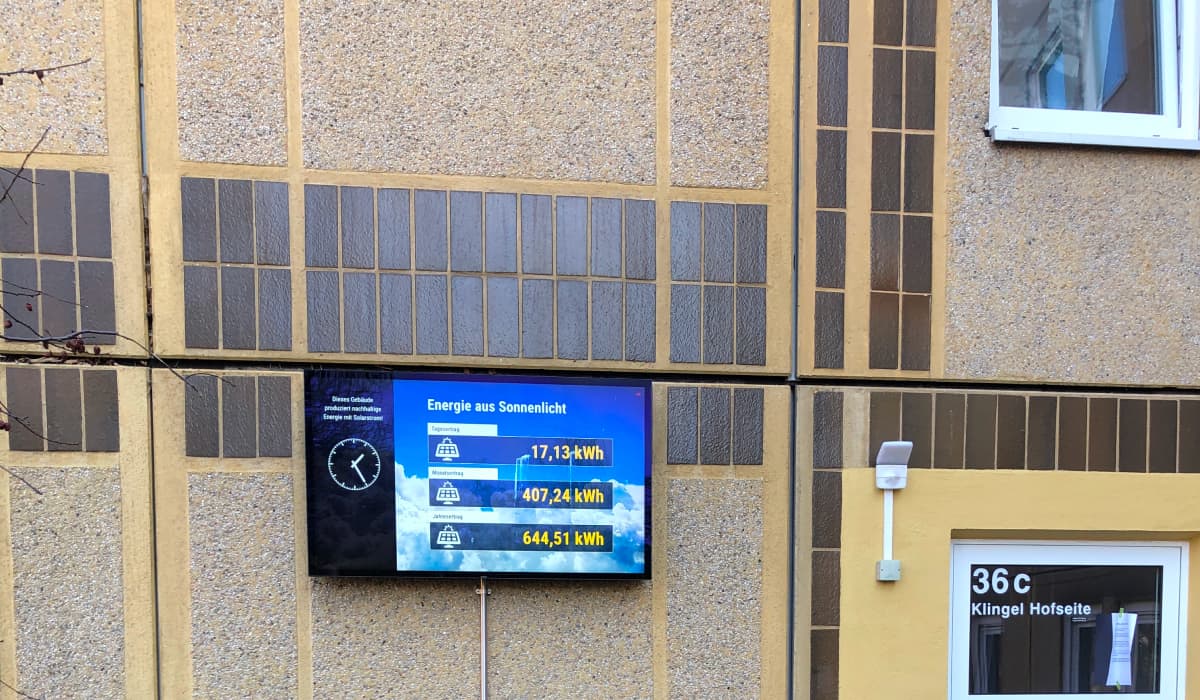 Monitor that displays the energy consumption of a building
