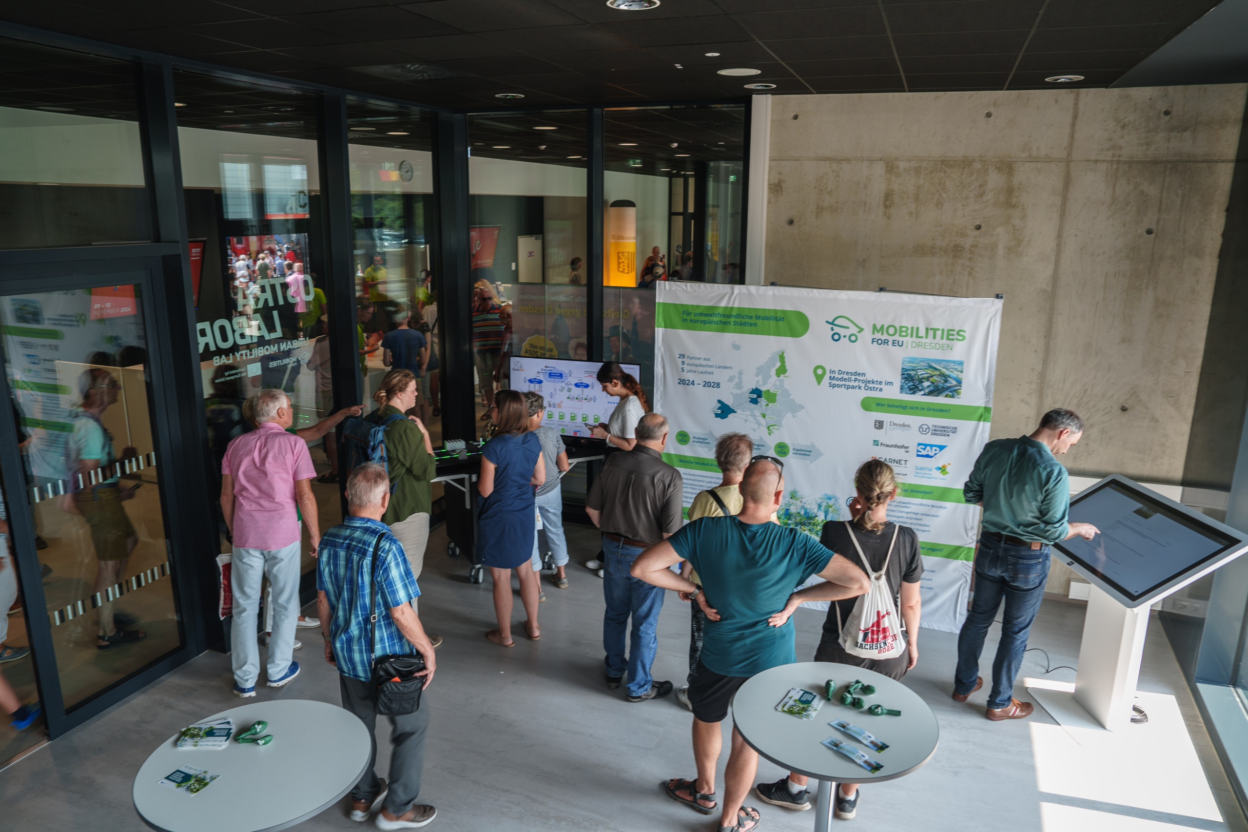 Group of people in the new ostral laboratory
